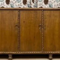 بوفيه للبيع السعر 150 الف الخشب قوي مو هذا الكارتون المنتشر بالسوق  لل...
