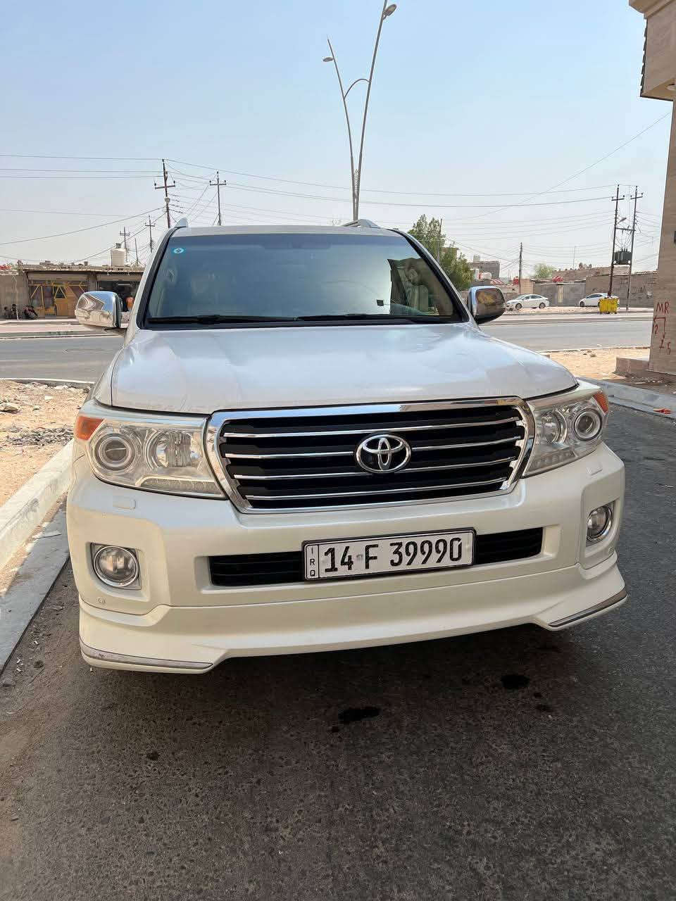 السلام عليكم للبيع لاندكروز موديل 15 كفاله عامه 
محرك 6 السعر ٣٦٠ $ العنوان البصرة ***********
