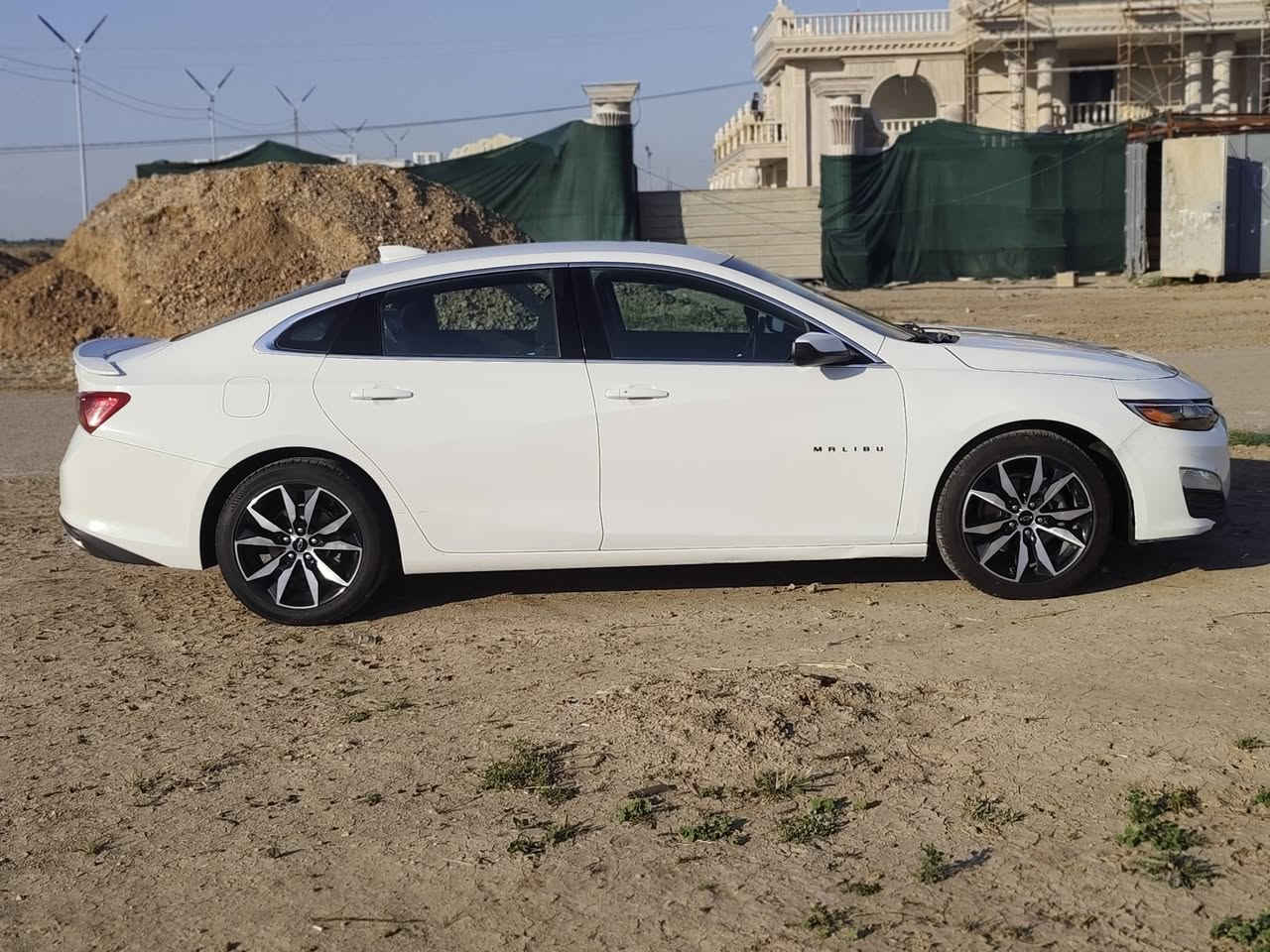 ماليبو 21 RS رقم بغداد ماشية ١١٨
اتلث قطع بارد  وقطعة صبغ الي هية خشم البنيد 

السعر  شدة و خمسة 

المكان شعب حي سومر 

***********
