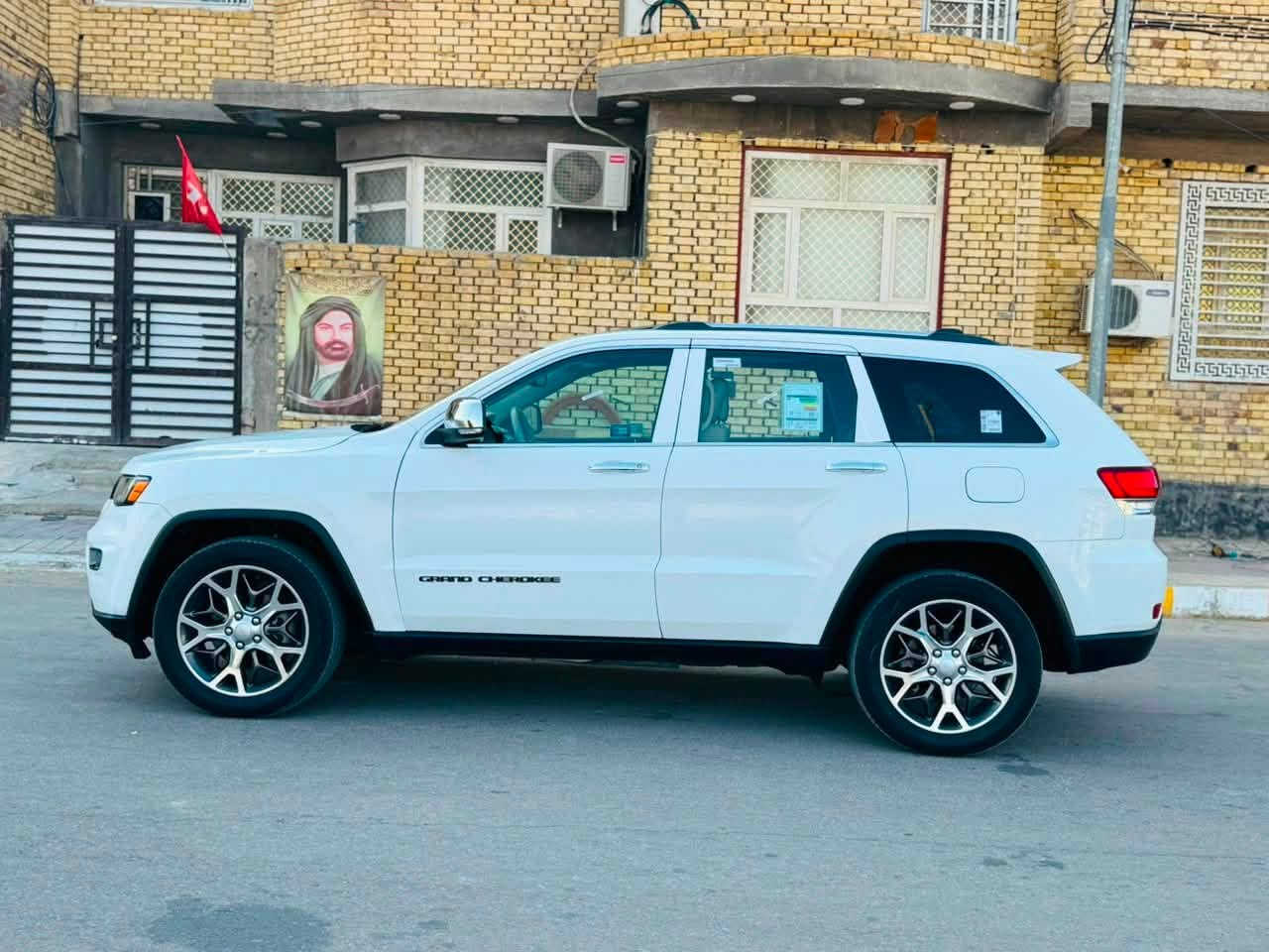 سلام عليكم جيب ٢٠٢٠ فول مواصفات بسمي حادث بس بنيد فقط بدون داخل جاهز الخير عله وضع شركه محرك كير تبريد حداديه الف مثب عله سعر سعر 210 نتصال ع رقم مكان سياره ناصريه ***********
