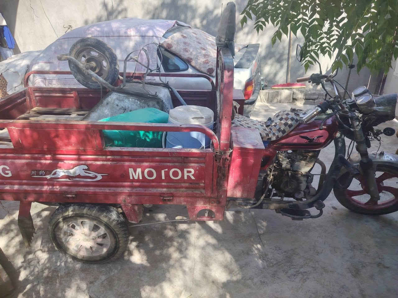 ستوته موديل ٢٠١٦ رقم سنويه بدون خياسات نقصها كهربيات ٩٠٠ الف ***********
