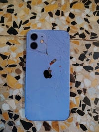 آيفون ١٢ • ٦٤ • ظهر مخدوش
