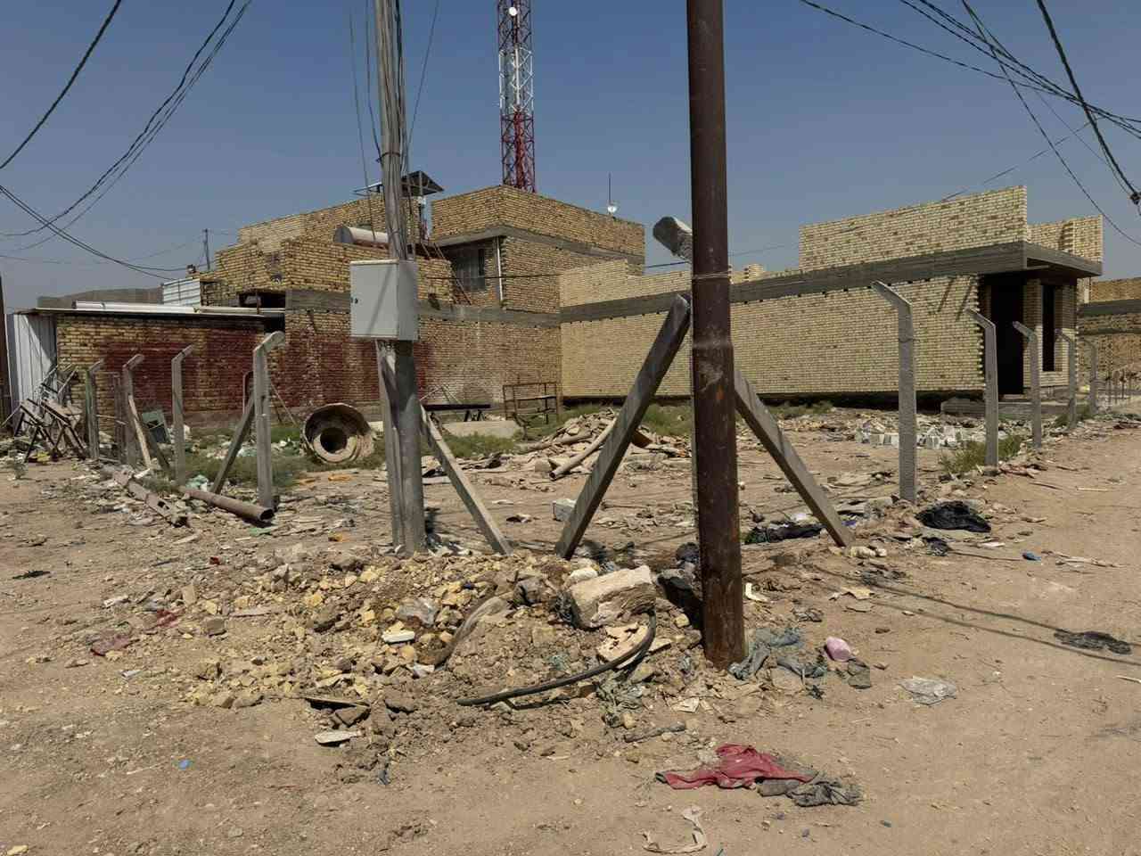 قطعه للبيع مساحة 200متر ركن طابو زراعي سند 25 تحويل مباشر بسمنه شارعها 18متر
تبعد عن الشارع العام 100متر  السعر 48 مع مجال بسيط 
الموقع يم شارع  100 قرب جسر المشاة بفرع صيدليه زهراء سلام 
لاستفسار اكثر ‭*********** 
اتصل او وات ساب
