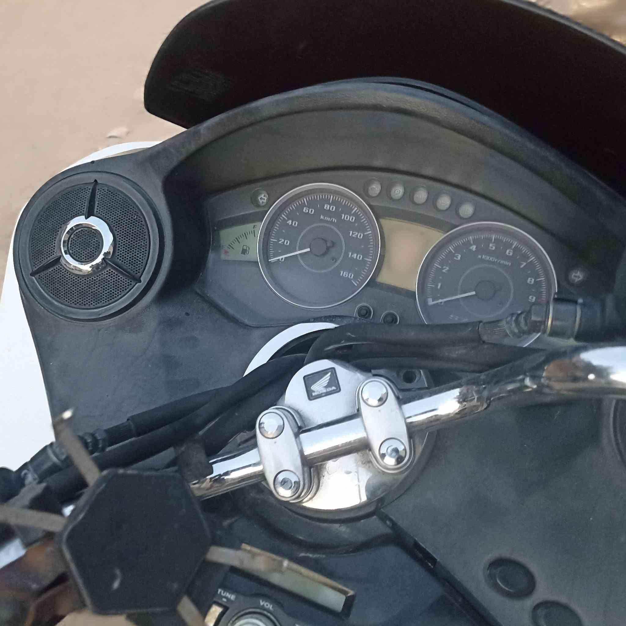 فورزه للبيع سعر 600 وبيها مجال 
رقم***********
