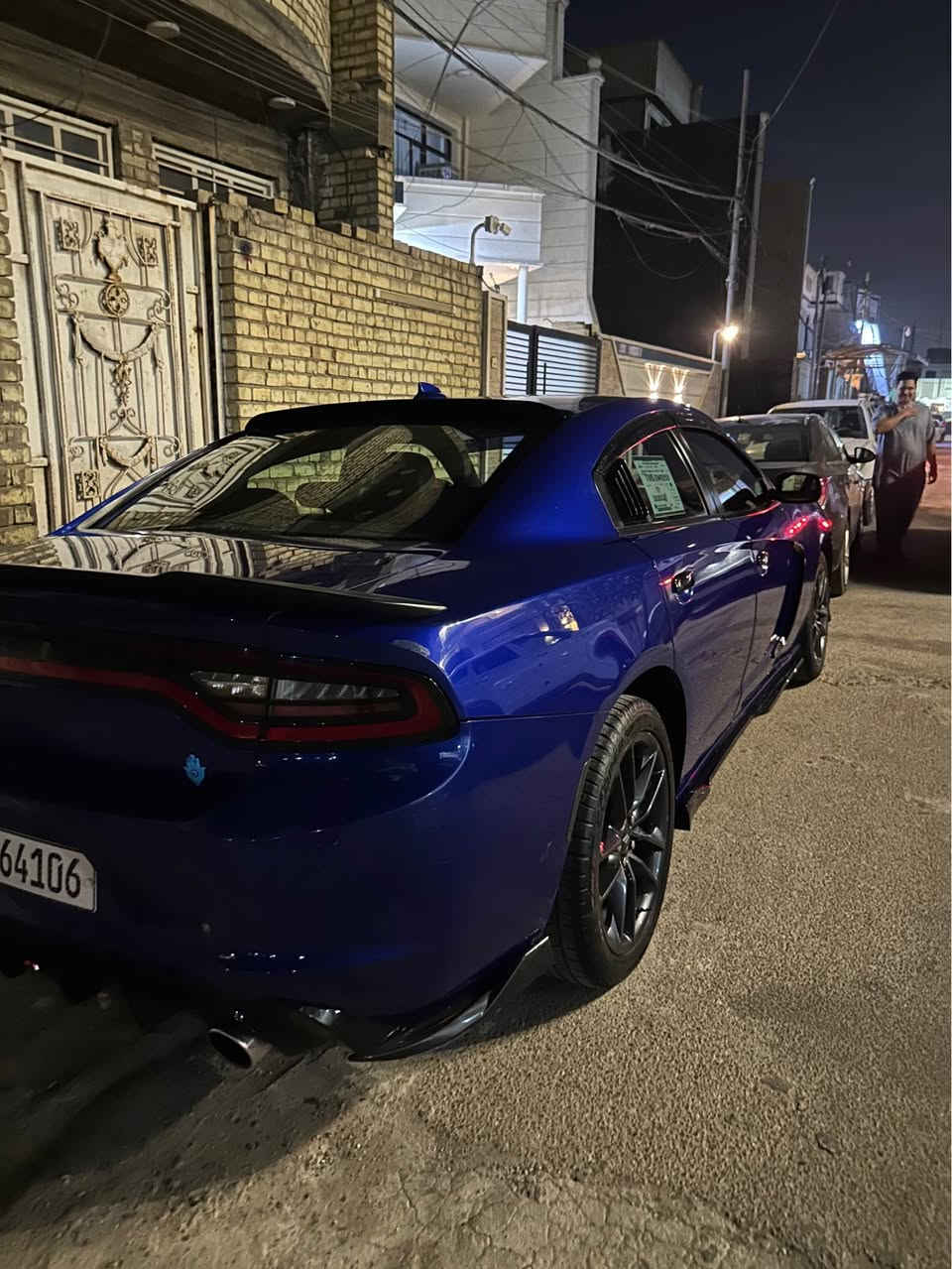 Dodge charger (2022)امريكي
سته سلندر v6
داخل جلد اسود 
كراسي كهرباء 
تدفئه وتبريد كشنات 
هيتر استيرن 
ميموري سيت ٣ دكم 
فول تحكم ستيرن + شفتات 
كروس سرعه 
سياره فور ويل ملغي 
منظومة زنون متغير لون عليه من البرنامج 
نقاط عمياء بلمري 
مرايه اوتو دم 
Performance package 
حادث السياره جاملغ ايسر وبنيد وخشم جاملغ ايمن 
كير مكينه بلاديات كلشي مملعوب بيهن 

السعر (١٩٥) وبيه مجال 
مكان السياره بغداد السيدية 
*********** بغداد, العراق
