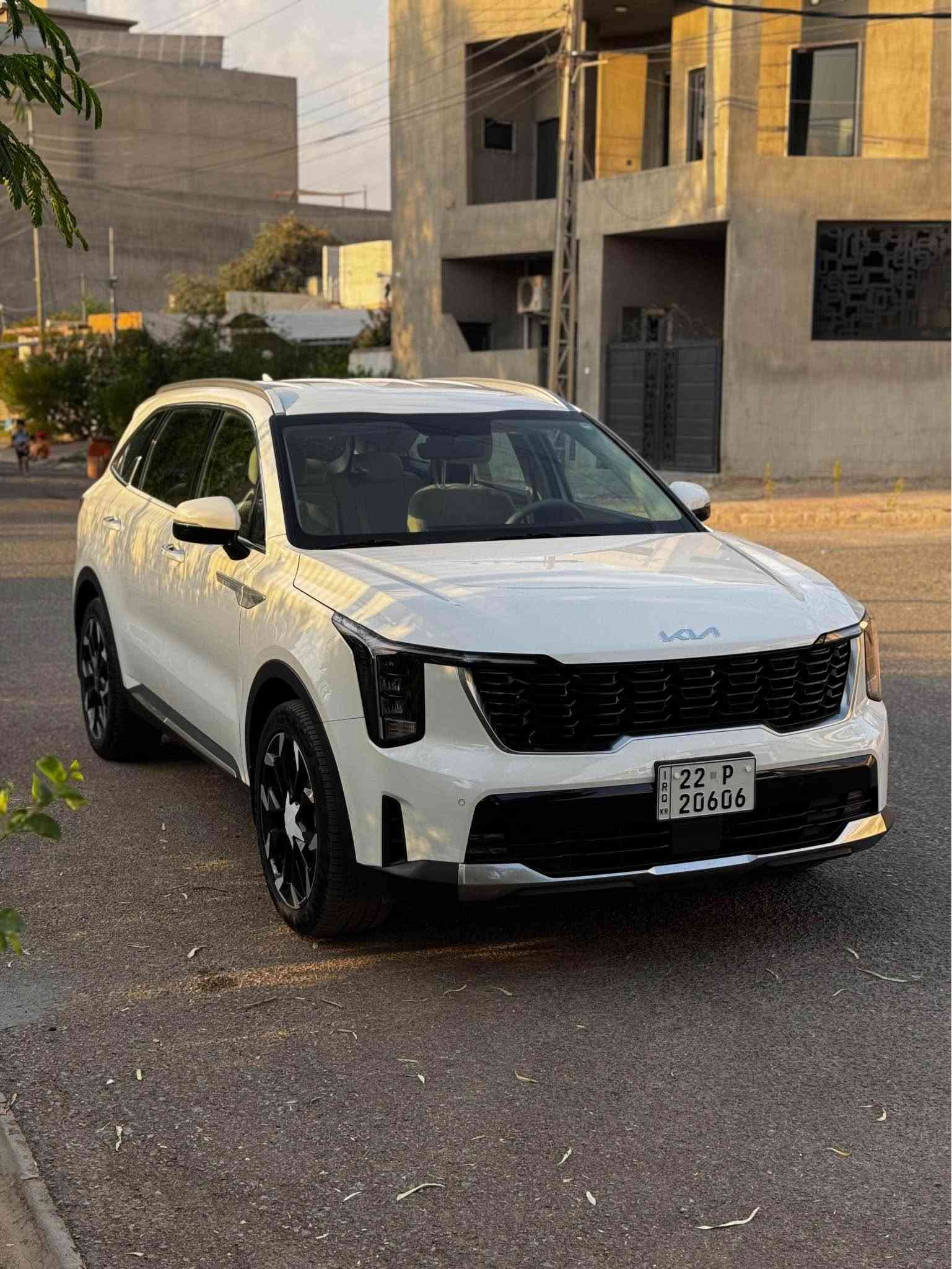 السلام عليكم

كيا سورنتو 2025 فول مواصفات عدا البنوراما رقم اربيل
وكالة NIM
ويل 20
محرك 6 سلندر 3.5 لتر
كير 8 نمر
مقاعد كهرباء
7 راكب
3 قطع تبريد
تبريد لمس
مناخ تبريد منفصل بين السائق والراكب
بصمة ابواب وبصمة دخول 
تشغيل عن بعد 
تصعيد تنزيل جام عن بعد
صندوق شفط
حساسات امامية خلفية
تحكم مقود
مانع انحدار
مانع تزحلق
4 وضعيات قيادة
ايكو نورمال سبورت سمارت
لايت فول LED
كشاف ضباب خلفي
شاشة متصلة 
ابل كاربلاي اندرويد اوتو 
عداد ديجيتال متغير
اشارات ترحيب عند الاقتراب من السيارة
شاحن وايرليس
رقم اربيل مميز دولي
بطاقة بنزين
سيارة مغلفة كشنات وارضيات 
عداد المسافة 22 الف كيلو متر 
سيارة بصمتين جديدة وياها 
السيارة مكفولة كفالة عامة فقط بيها تعديل pdr صغير ما مبين بالباب والباقي مكفول من الدعامية للدعامية
مكان السيارة كركوك
سعر 297 وبيها مجال 
*********** كركوك, العراق
