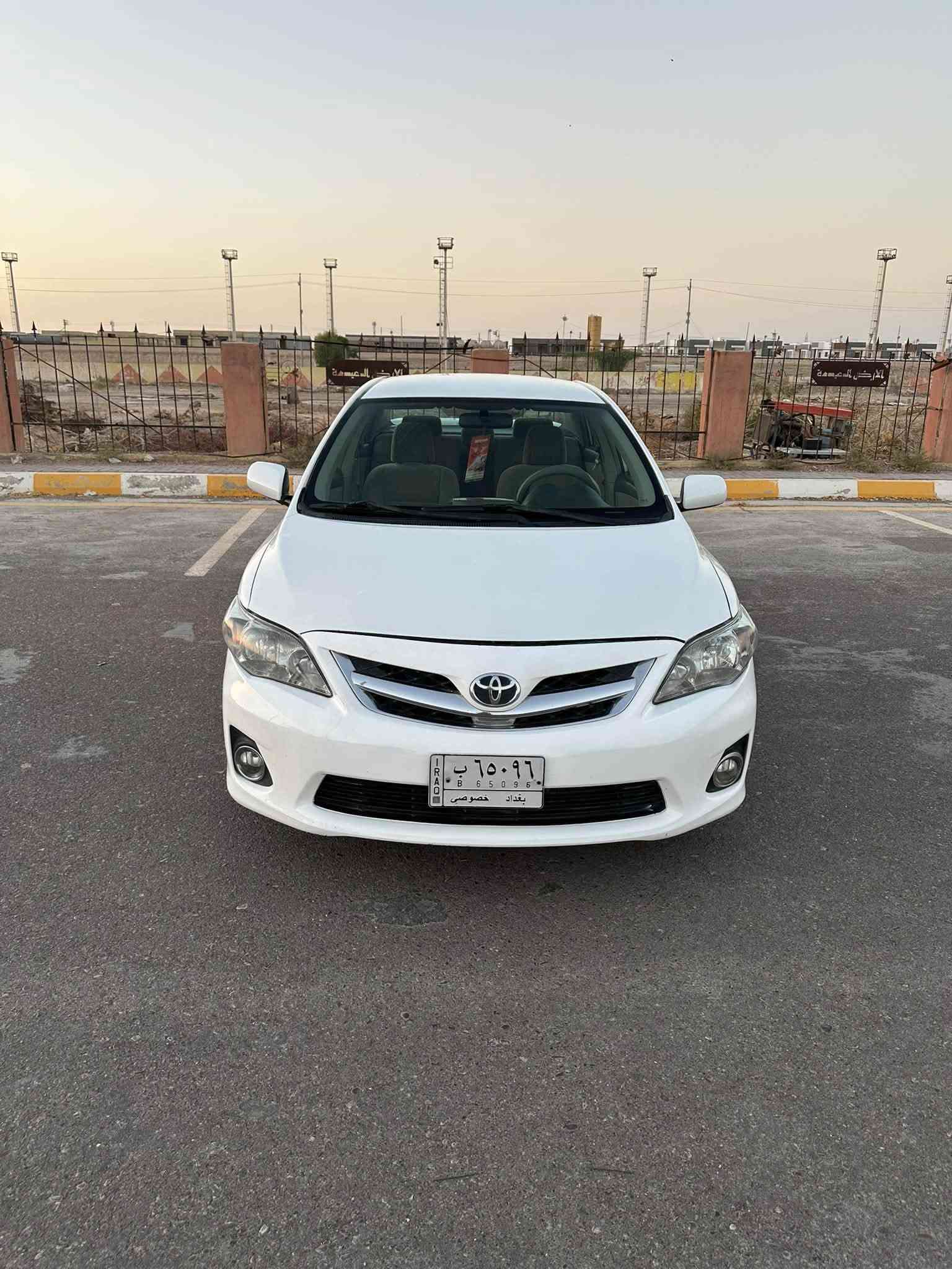 تحية طيبة
كورلا موديل 2008 رقم بغداد مشروع وطني تحويل مباشر محدث 13 وارد خليجي محرك 1800  كهربائيات كير محرك حداديه طخم تاير مبيها كل نقص وجاهزة وخير من الله تبريد ثلج ويه لسويج حادثها جاملغ وبنيدجهة السايق وبيها باب السكن والخلفي نفس الجها كد شبر صبغ اثر شخط فقط والباقي كفاله   السعر(97$) مكان السيارة محافظة الانبار الفلوجة للأستفسار (***********)

