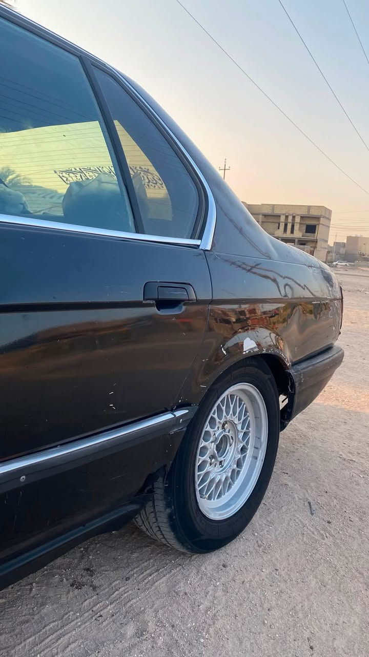 السلام عليكم بيئم حجم 735 للبيع لون اسود مكينه محور 3000 بيه خيط تبخير قليل وترايك وين متريد والكير خير من الله حداديه الاماميه جديده توني شديته والوره عوزله تعبانه حداديته تخم تاير جديد سنويه تنتهي بسنه ال  2027 السياره مبدلين بيه جاملغ امامي عكس السايق مبين بل صوره دواخل النظافه 100/70 
السعر 28 ورقه بيه مجال لجيتك 
مكلف بل نشر 
للستفسار👇👇

‭***********‬
