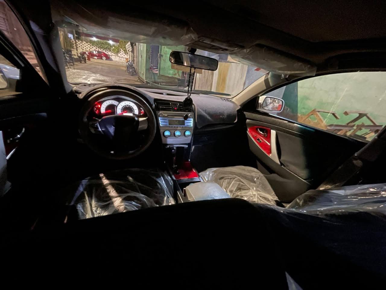 سلام وعليكم من رخصت الدمن سياره كامري الفين وسبعه سياره كير محرك بل جيس تبريد ثلج  صدر امامي خلفي جديد تخم تاير تخم ويل  سياره صبغ حزام بدون ظرر جماليه  سعر 88 $ وبي مجال.  يرهم مراوس ول ستفسار اكثر ***********
