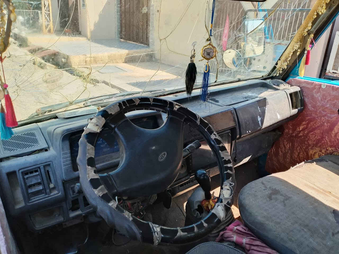 سلام عليكم كيه البيع موديل 95 شرط كير ومحرك وكسل وتحويل والشاصي السعر 33 وبيها مجال شي قليل رجان الموشراي الاخابر ***********العنوان الموصل حي سومر
