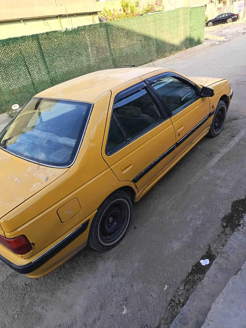 سياره جهاهز بيها شغلات بصيطه موديل ١٢تبريد ثلج مكينة وكير فرنسي بيها طخه جالملغ الخلفي تخم تاير باتري جديد حداديه نضيفه***********. مكلف بلنشر للاستفسار الاتصال مكاني البياع السعر ٣٣ وبيه مجال
