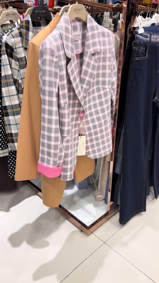 ‏4T4 Fashion تخفيضات…تخفيضات 🔥 العنوان: الحارثيه _بغداد مول / الطابق الاول مقابيل Lc                   المنصور مول/ الطابق الارضي  توجد خدمة التوصيل في بغداد وجميع المحافظات🚕🚕 🌸للاستفسار ارسال رسالة للبيج اوالاتصال بالرقم ***********🌸 #اكسبلور #فاشن #fashion  #ترند #الشعب_الصيني_ماله_حل😂😂 
