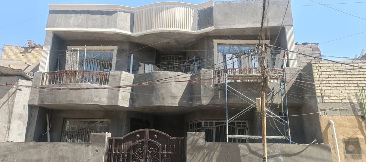 سلام عليكم يتوفر عمل لبخ نثر جص شتايكر ماستك وزفت نقدي وبل قصد عملي داخل بغداد  رقمي ***********
