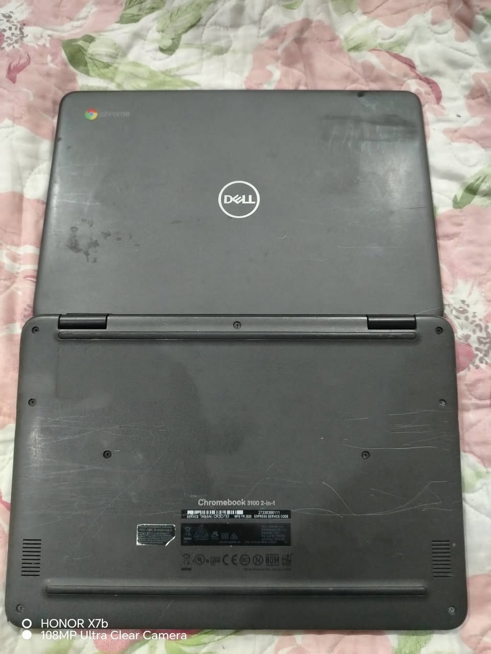 باقي آخر قطعة بيها خدوش فقط
ب 65 قفل فقط
💻 الشاشة: 11.6 إنچ HD
🖥️ الدقة: 1366×768
🔄 التحديث: 60Hz
⚙️ المعالج: Intel Celeron، وغالباً N4000 أو N4020 حسب النسخة
🧠 الرام: 4GB LPDDR4 2400MHz
💾 التخزين: 16GB eMMC
🎮 كرت الشاشة: Intel UHD Graphics 600
🌐 النظام: ChromeOS
📶 الاتصال: Wi-Fi + Bluetooth 5.0
🔌 المنافذ: USB 3.1 + USB Type-C + منفذ سماعة، وبعض النسخ تختلف بالمنافذ
🔋 البطارية: 42Wh
⚖️ الوزن: حوالي 1.29 كغم
📏 الحجم: تقريباً 30.4 × 20.8 × 2.1 سم
⌨️ لوحة مفاتيح مقاومة للانسكاب، والرام مدمج وغير قابل للترقية. �
***********

نص مكتوب في الصور:
- HONOR X7b
- 108MP Ultra Clear Camera