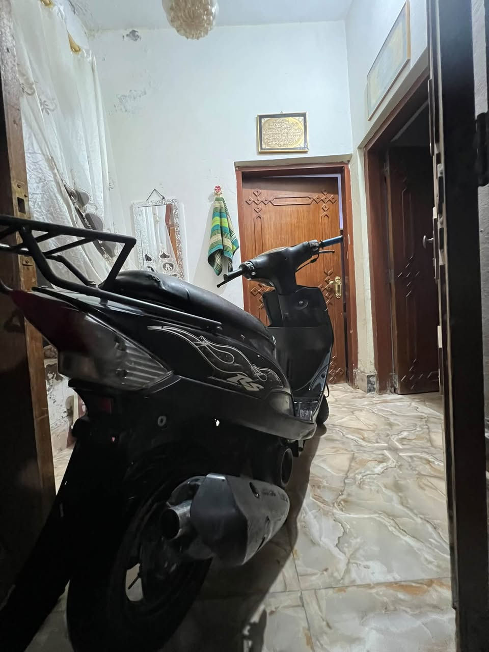 الـسلام وعليكم ماكس عدله للبيع بلاديه بيها صلنصا(FM)فقط باقي تفاصيل كفاله+كفرها بلادي بيها نقص واقيه تاير خلفي ولباقي مكفول دبلات اكسل كلشي نكره بكلوقت عنوان دراجه ديالى بعقوبه حي المعلمين للستفسار اتصل***********
