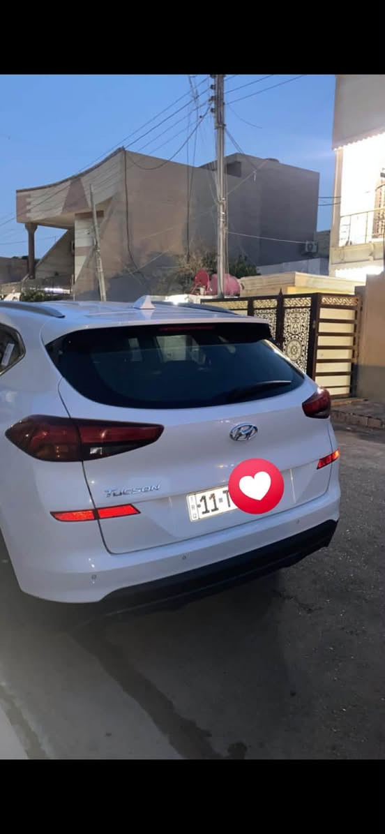 السلام عليكم ..
توسان خليجي الكاصد موديل 2020ماشيه 90000 كير ومكينه مكفولات محرك 2000cc دوش اشاير بالمري + مري شفط يدات ترحيب كاميرا خلفيه رقم بغداد باسمي هزه وسنويه وارقام كلهن جديدات سياره فول مال بيت 

ضرر السياره : صبغ بنيد 
سعر السياره 175$ 
مكاني  بغداد حي العامل للاستفسار ***********
