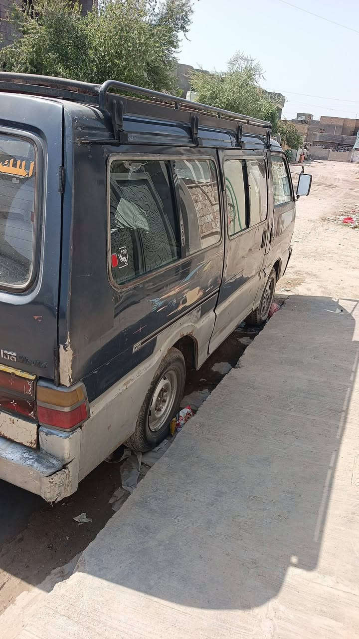 كيا بستا 94 باسمي سنويه تسقط بهذا الشهر سعرها 30 وبيها مجال ***********

