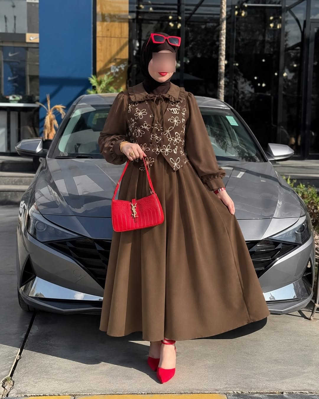 فستان + كنزه 
السعر ناربنات 25,000 بس 
قياساته38-40-42-44-46-48 
طول فستان  140cm
خدمة توصيلنا متوفرة لجميع محافظات العراق
تكدرون تراسلونا على الواتساب ***********⁩⁩⁩⁩⁩⁩
