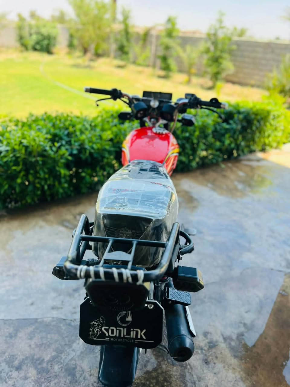 سونك باب الاول كفالة عامة اي نقص مابيه اي نقص مابيه 👉🏻👉🏻 مميز اللون البرتقالي 🧡 محرك 200cc شاشة شغالة كلشي شغال السعر 800وبيه مجال  المكان بعقوبة 
ويرهم مراوس تايكر 2025 حسب القناعة 
***********
