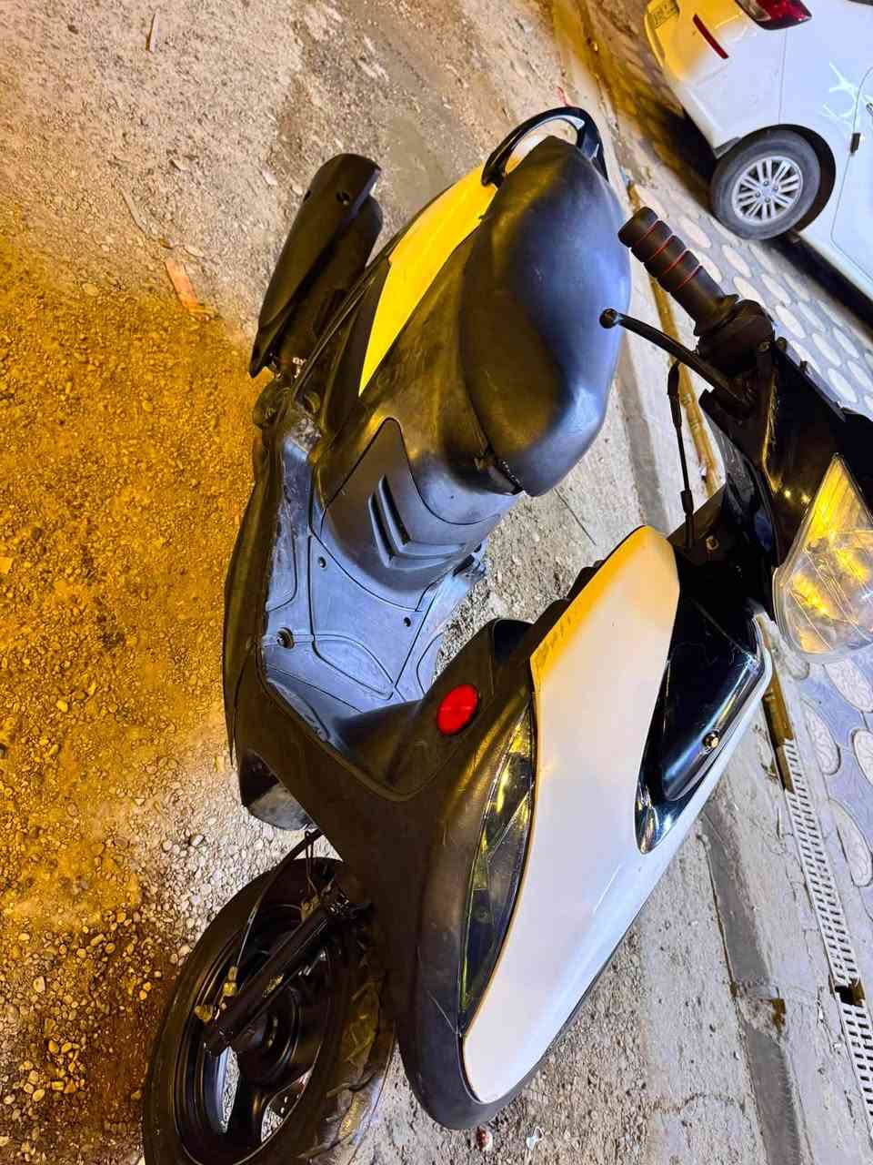 ماكس عدله بلاديه ٤٩كل نقص مابيه بس بريك امامي وقمجي سرعه بيه سلف ٥٥ جديد وستاند صفح رياضي وكهربائيات كله شغاله سلف وهندر وبكلايت وسكن الدراجه كلش حلوه وشلعه ومعدل خير من الله رايده ب٥٢٥ وبيه مجال ***********
