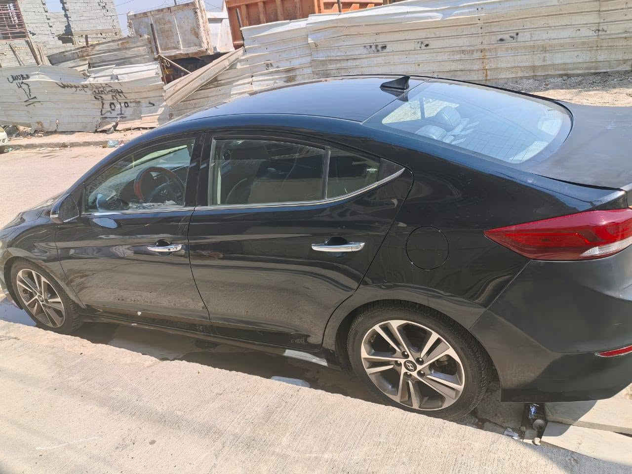 النترا ١٧ أمريكي حادثها قبق جنطه بس الباقي مكفول فول مواصفات ما عدا الفتحه رقم بابل مشروع وطني ***********
