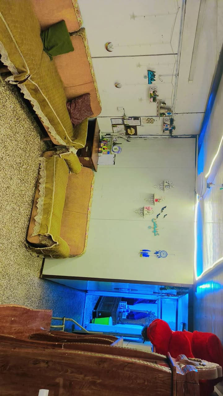 اخوان مشتمل للبيع غرفه المنام 4في 4 غرفه لطفال 3في3 ونص  لستقبال 5ونص في4 المطبخ 2في8 الحمام160 في متر مثل ماموضح بل صور ول فيديو المساحه النزال7متر الواجهه 12متر كله تبليط السعر ٢٥ مليون  بغداد التاجي مجمع العز السكني للستفسار ***********
