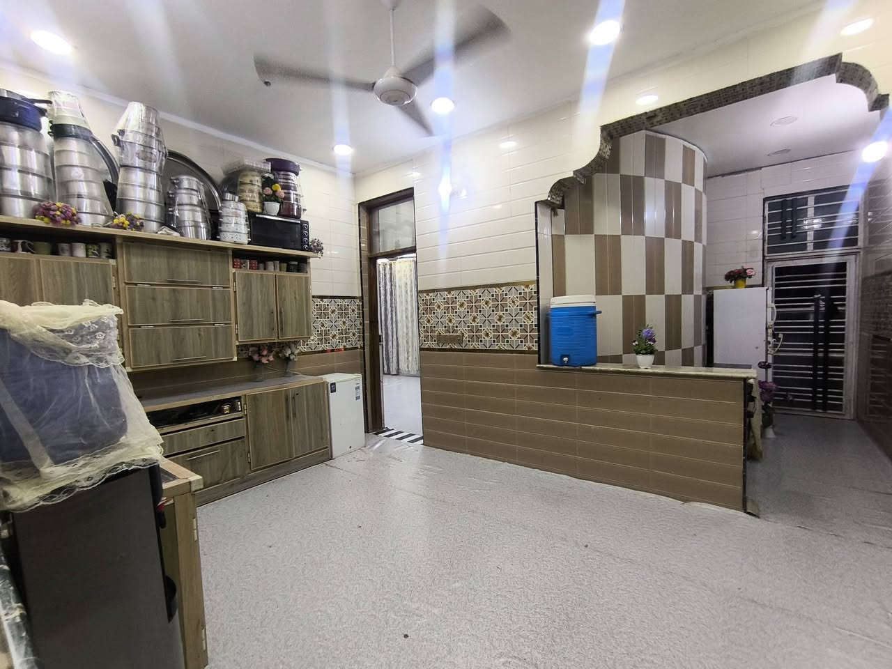 سلام عليكم بيت لبيع 
حجي حسن الجمعيات
زراعي سند 25
مساحته 200 متر بناء جديد طابق واحد اي ستفسار نتصل عله الرقم‏ ‪***********‬‏
إشارة 
إشارة 
إشارة إلى الأصدقاء 󱢏 @إشارة
