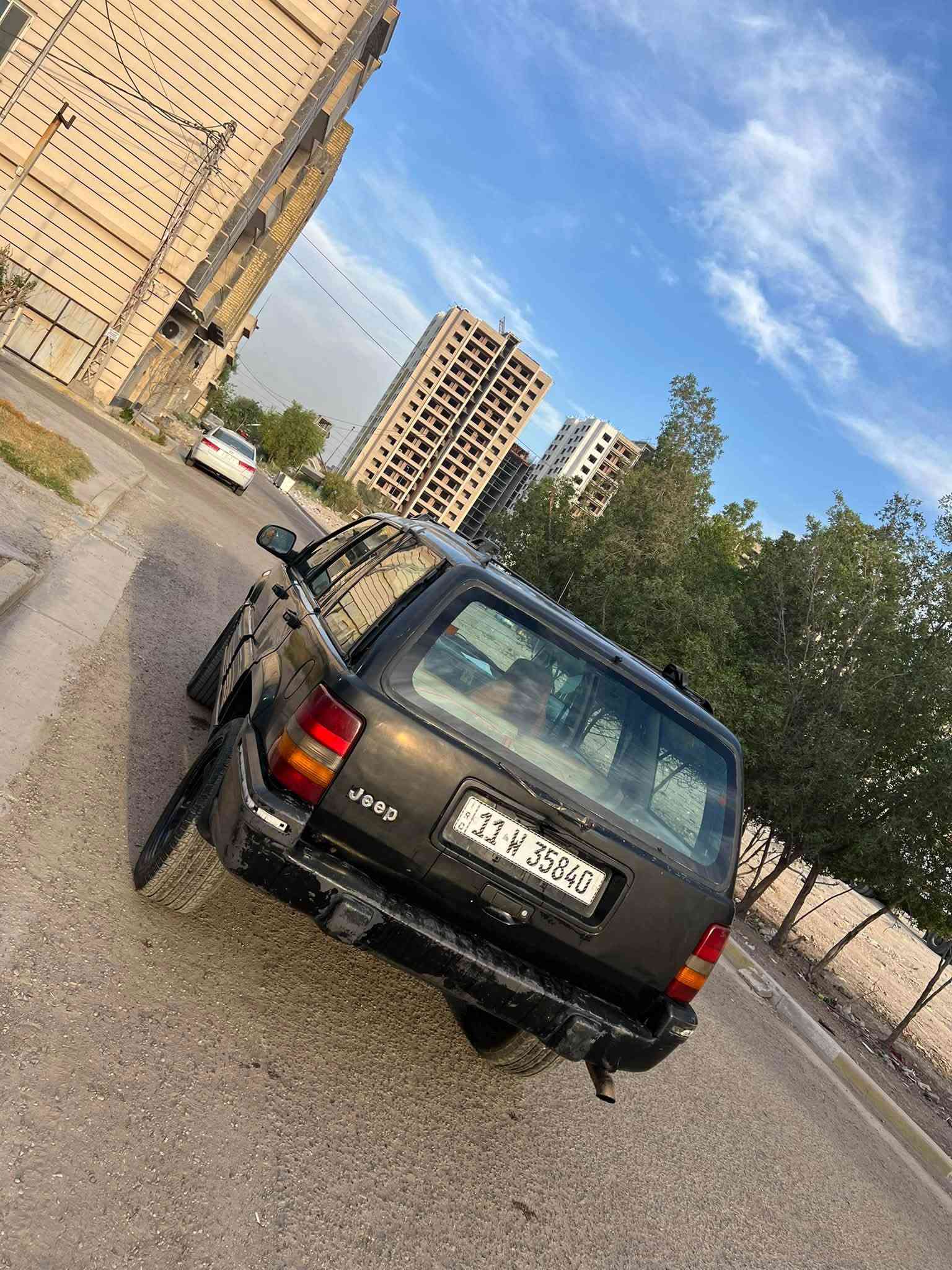 السلام عليكم سياره جيب شروكي مديل ١٩٩٥  مكينه ففتي ٣٠٠٠ جديده كير جديد كفاله المكينة والكير جدد  حداديه امام جديده  تبريد شغال رقم بغداد سعر ٣٥ بيه مجال 
العنوان بغداد الغزاليه 
***********

