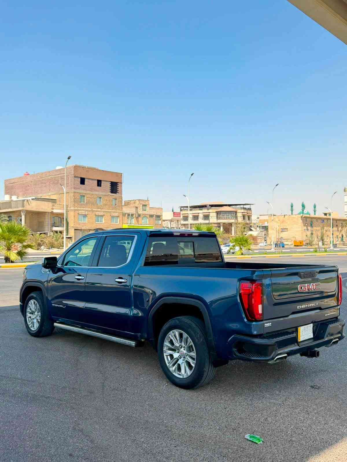 🇺🇸سلام عليكم ورحمة الله 🇺🇸
*  GMC سيرا 2019 
* SLT 
*  8 V — 5300
باب طويل بدي قصير المرغوب سيارة حادثهة جاملغ والبنيد 
بدون دواخل سيارة فول فول مواصفات فتحة صندوك قطعتين كشنات جلد تدفئة تبريد رقم بصرة بسمي مكينة 
كير كفالة شرط ماشية 98،000 الف حقيقي 

🔥 ✅ السعر { 243 } بيهة مجال قليل 
✅ الاستفسار: *********** 
✅ مكاني البصرة
