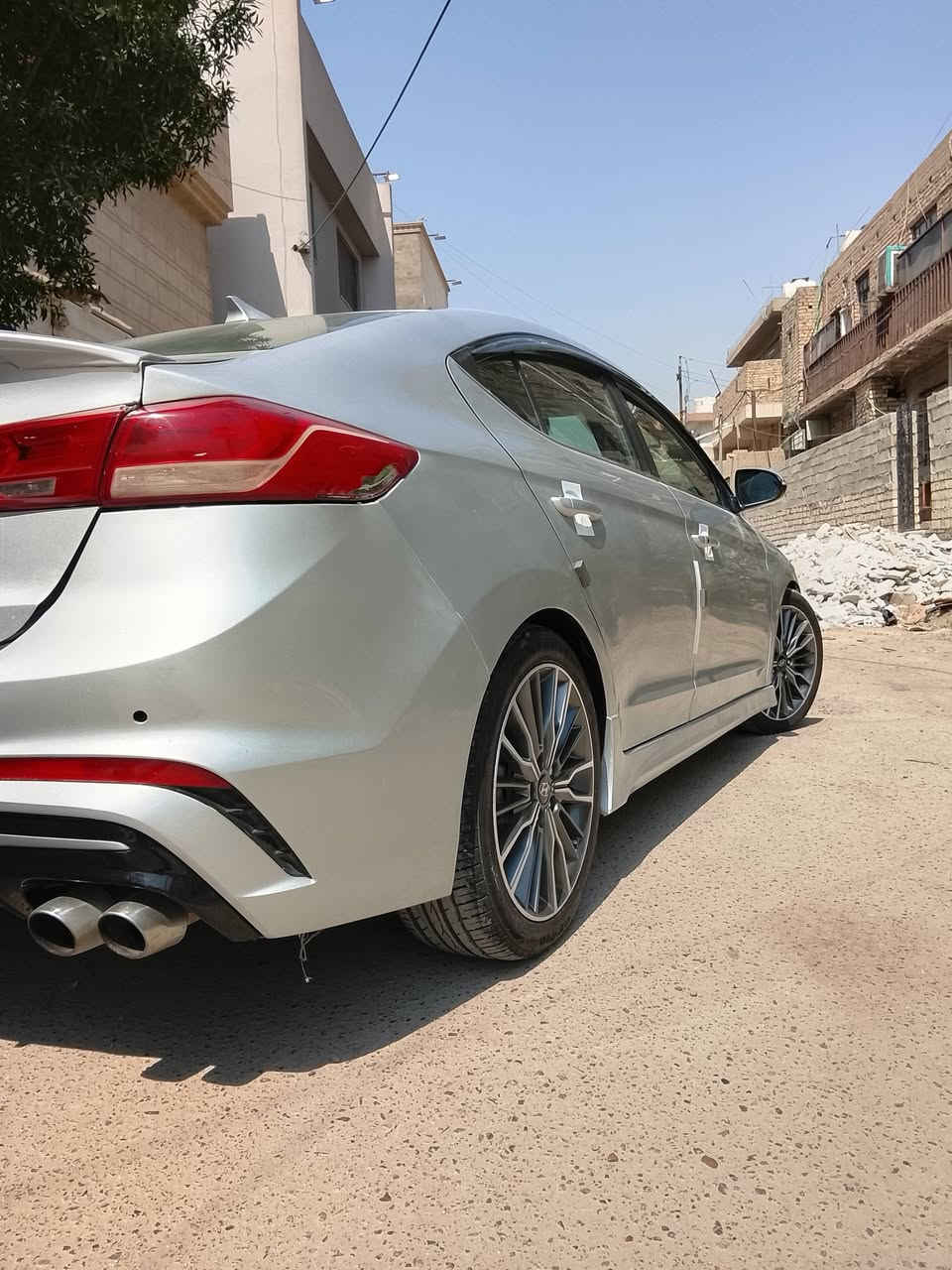السلام عليكم النترا 2018 امريكي سبورت رياضي محرك 1600تيربو فول كير اي تي  مواصفات واحد عل واحد جيتي لاين
مواصفات 
شفتات ستيرن +كروس سرعه 
رادار امامي+نقط عميا
اشاير بل مري +كشنات جلد +تدفا كشنات
تلاثا انضما ECO+سبورت+نورمل
حادث لسيارا من امريكا فقد لبنيد بدون اي دوخل وبل عراق جاملغ خلفي بدون داخل الباقي كفاله كير مكينه صدر كله جديد 
العنوان بغداد شهداء البياع 
تصل *********** 
سعر 103وبيه مجال
السلام عليكم النترا 2018 امريكي سبورت رياضي محرك 1600تيربو فول كير اي تي  مواصفات واحد عل واحد جيتي لاين
