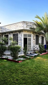 الدورة البوعيثة • نصف دونم • مسبح كبير