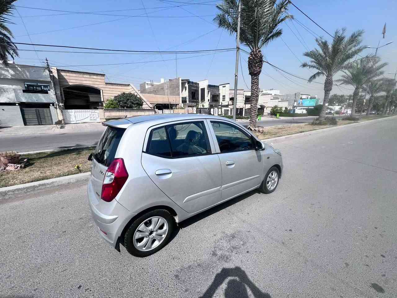 هونداي i10
سياره حيل جديده وجاهزه بدون اي نقص 
استخدام بيت 
الصبغ مثل ماموضح بل صوره بدون حادث شخوط ونصبغت 
شرط الفحص 
ماشيه 128 كيلو 
رقم بغداد الجديد 
مكان بغداد سيديه 
سعر 78 وبيه مجال 
*********** بغداد, العراق

