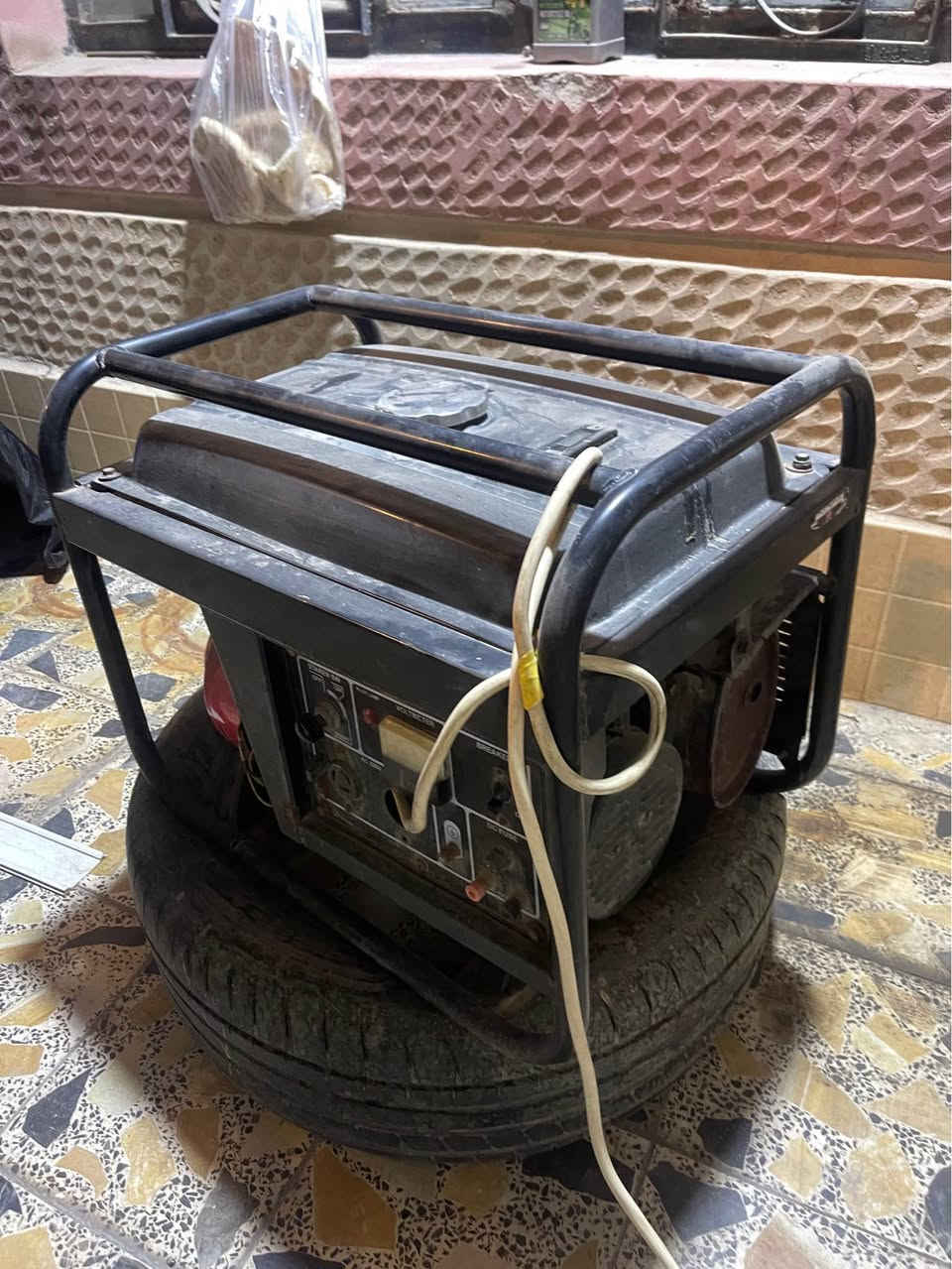 جديد المحرك و10 امبير 
225 وبيها مجال بسيط
ماكو توصيل البصرة, العراق
