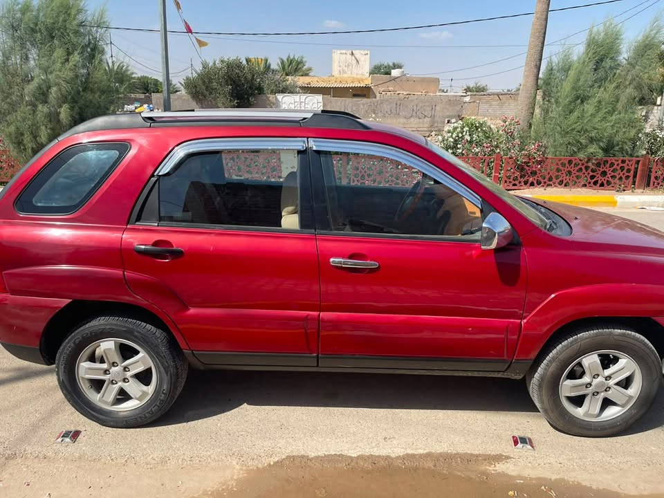 كيا سبورتج للبيع ٢٠٠٩ كفاله عامه بيه شويه باردات اثر شخطات 
مكانه الكوت مكينه ٢٤٠٠  حداديه جديده كير مكينه تبريد مكفول تخم تاير جديد سعرها ١١٠ وبيها مجال ***********
