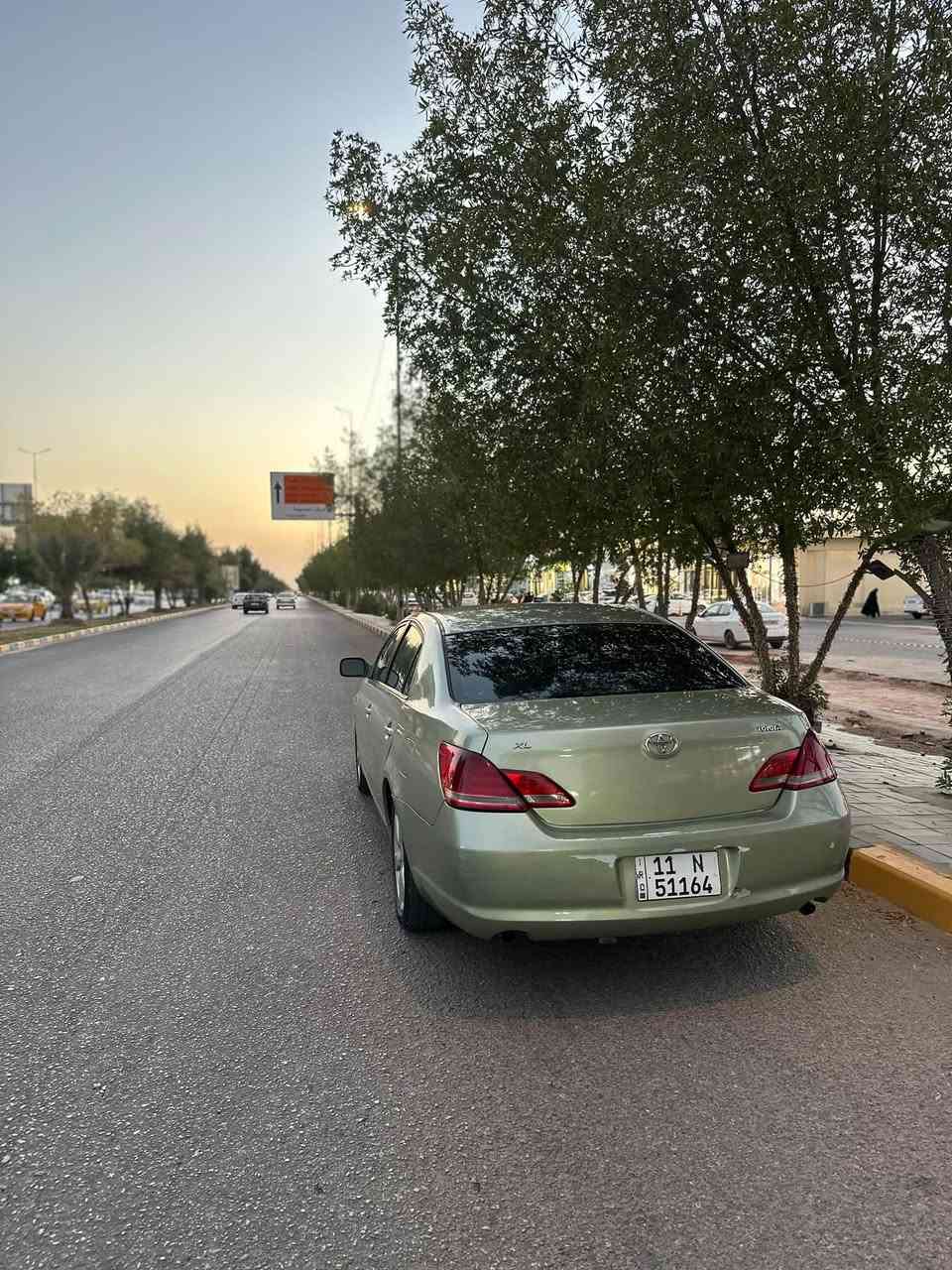 سلام عليكم اخوان
افلون 2007 رقم بغداد انكليزي  وارد امريكي جاملغ السائق فئةxL
مصبوغة عام السيارة للجمالية مكفولة من الكص والجفية 
السيارة معمرة تعمير يخبل 
كير 
مكينة كلش حلوة 
منضومة تبريد جديدة
منضومة ماء جديدة راديتر جديد 
منضومة احتراق  كاملة بلكات فيت بم نوزلات بخاخات تخم مجاول  كلة جديد 
تخم تاير كامل جديد 
حدادية نضيفة كلش 
غرفة الداخل كلش كلش نضيفة شوف العين 
السعر 88 وبيها مجال 
مكاني نجف 
الاتصال ***********
