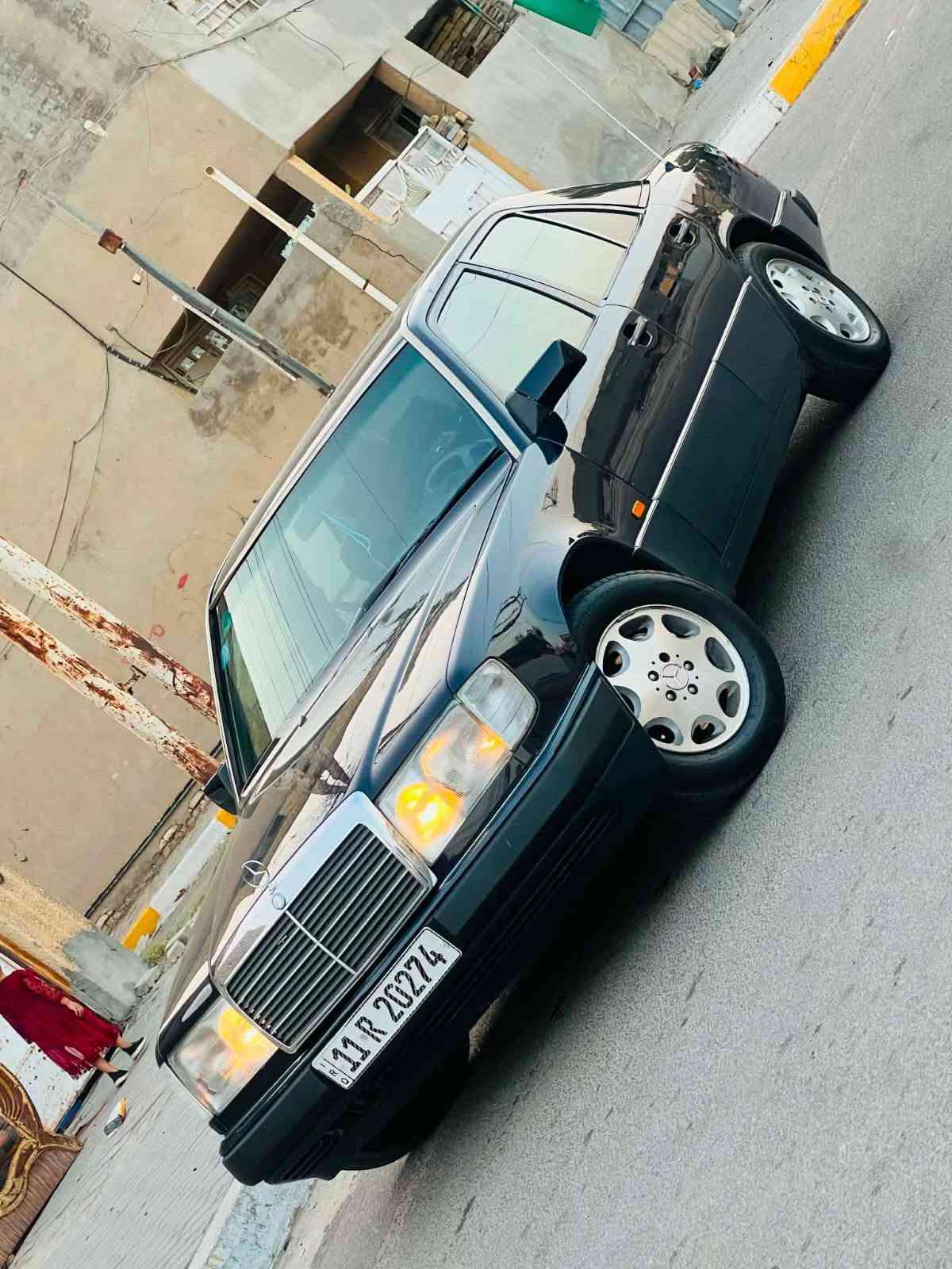 السلام عليكم سياره كفاله
مارسدس دب موديل 1993 اصل 300 اصل حته بل سنويه مكتوب قبق اسود كير محرك كفاله تبريد ثلج 
حداديه قبل اسبوع كلها جديده سياره رقم بغداد تحويل مباشر سنويه 2031 
سياره فول مواصفات دبل ايرباك دشبول وتكم فول الفول دواخل جلد اسود 
اربع جام كهرباء كشنات كهربائية برده خلفيه سلايت روف شغال طكتين
تخم تاير جديد لايت شمسي بلادي سياره ما متعوبه سياره مابيها قطره خياس ولا تعمير مكاني بغداد الاستفسار او سعر خاص *********** واتساب فقط
