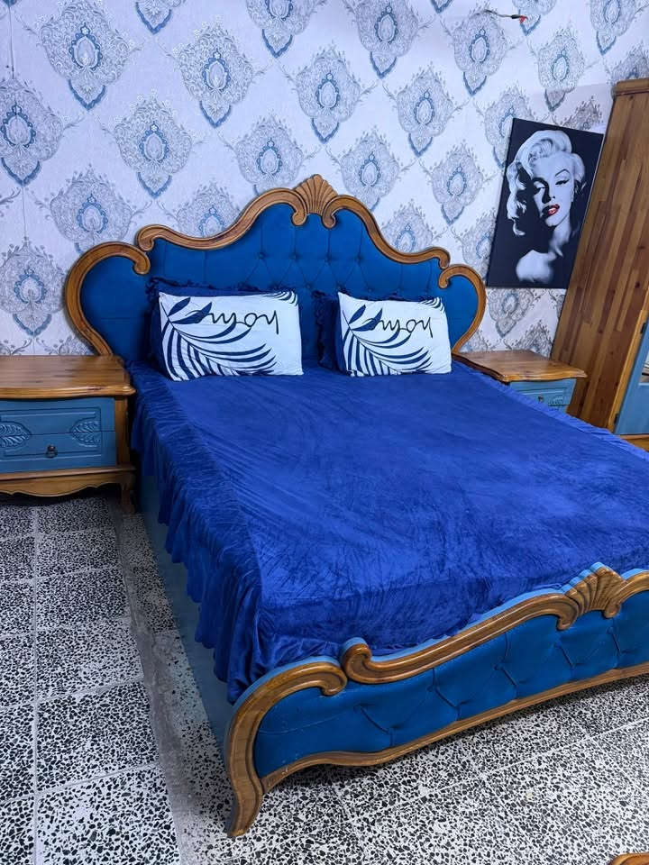 سلام عليكم مكاني بغداد
هذة غرفة نوم نظيف وثقيلة خشب اصلي مو نشارة 

للبيع سعر مليونين 

***********

هذا رقم الشراي يفوت واتساب
