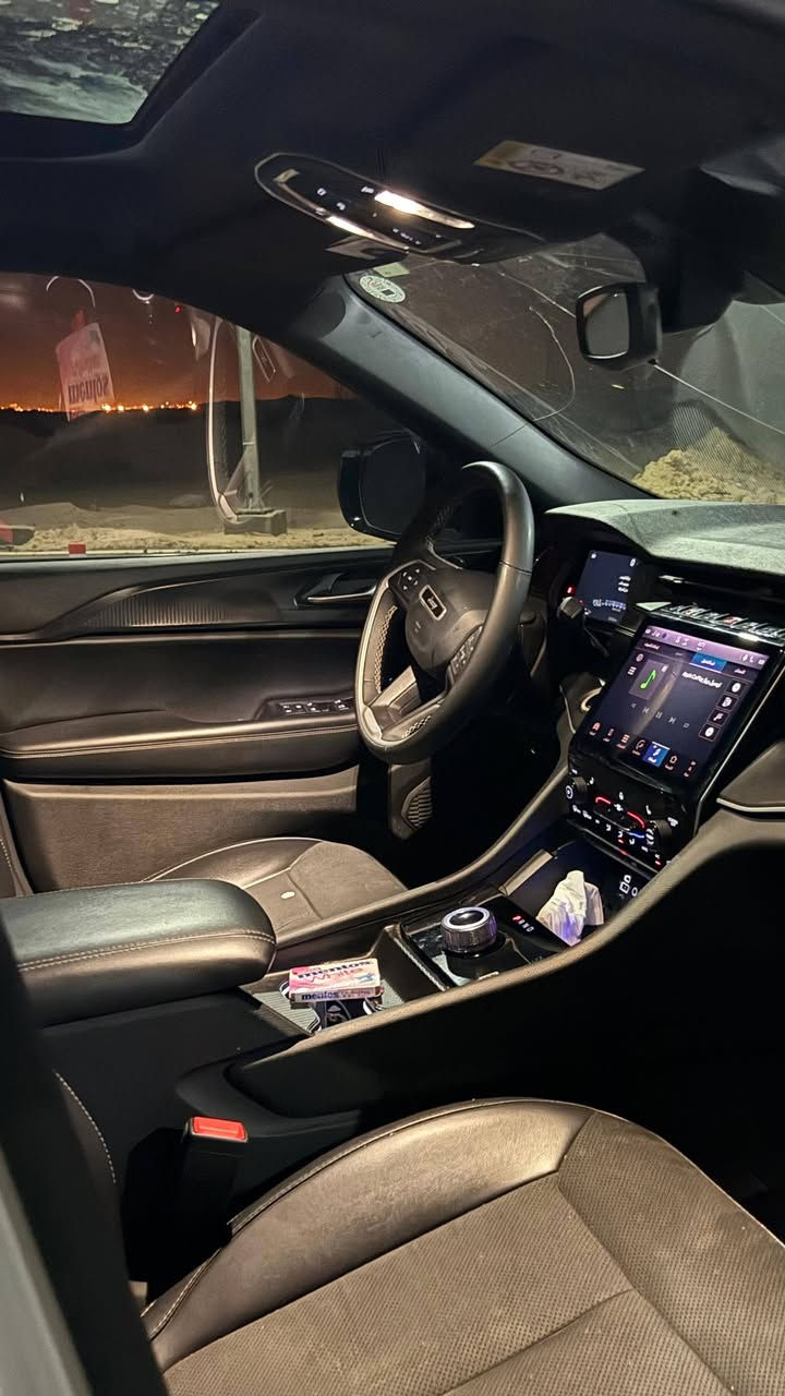 جيب ليمتد jeep limited
موديل ٢٠٢٤ ✅️
وكاله هارلم خليجية✅️
رقم اربيل ✅️
كتاب تضليل ✅️
ماشيه ٣٣ ميل ✅️
المواصفات :
رادار امامي مع مانع تصادم . ✅️
تحذير الخروج عن المسار .✅️
تحذير النقطة عمياء  .✅️
نظام تحذير عند التقاطعات. ✅️
شاحن موبايل وايرلس. ✅️
ويل قياس 20 انج .✅️
فتحة سقف ✅️.
لوحة القيادة بقياس 12 أنچ. ✅️
كير شفتر بالستيرن . ✅️
كاميرا خلفية. ✅️
*شاشة كبيرة 10.1 أنج✅️
المصابيح الأمامية زنون .✅️
كشافات الضباب زنون . ✅️
دخول ذكي. ✅️
تشغيل عن بعد .✅️
الصندوق الخلفيي كهربائي .✅️
فرش المقصورة الداخلية من الجلد والشاموا .✅️
مقعد السائق كهربائي .✅️
المقاعد الأمامية تدفئة .✅️
حساسات خلفية . ✅️
دوسات جانبية .✅️
مكيف خلفي . ✅️
تدفئة مقود القيادة .✅️
مانع تصادم خلفي .✅️
بلوتوث تلفون . ✅️
محدد سرعة . ✅️
نظام التشغيل والإطفاء الاوتوماتيكي .✅️
سياره كفاله عامه بيها ملاحظه بلجاملغ الخلفي✅️ فقط
مكان السيارة كربلاء المقدسه ✅️
السعر 349$وبيها مجال ✅️
***********
