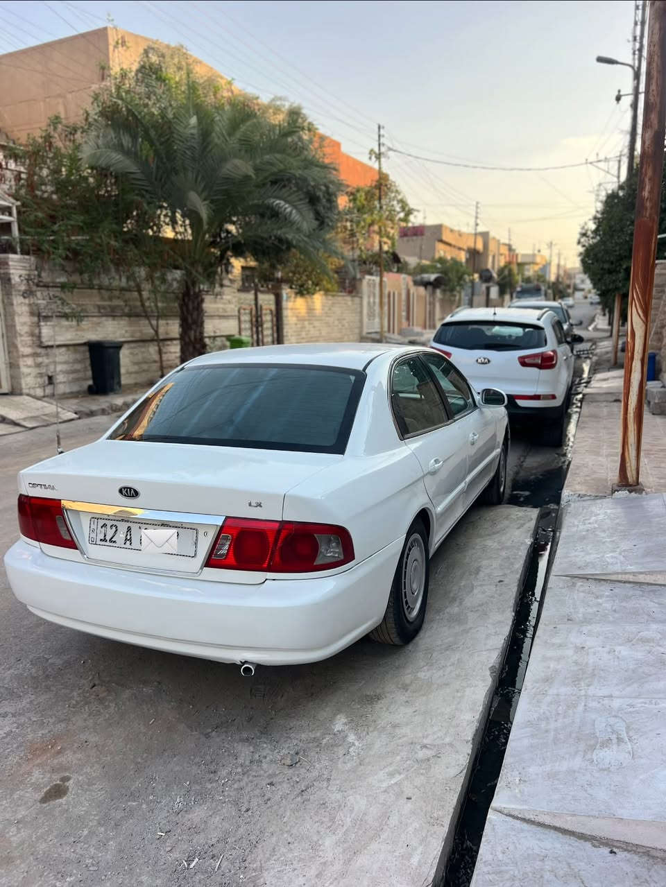 كيا اوبتيما سعر 54
كيا اوبتيما موديل 2005 كير توماتيك تبريد ثلج تدفئة كوبون بانزين بيها سيارة جاهزة نظيفة بسمي هزة رقم سنوية جديد 
جامات كهرب مري كهرب شاشة طخم تواير جديد 
محرك 4 سلندر 2000 دوش المحرك والكير شرط
للاستفسار
 ***********
