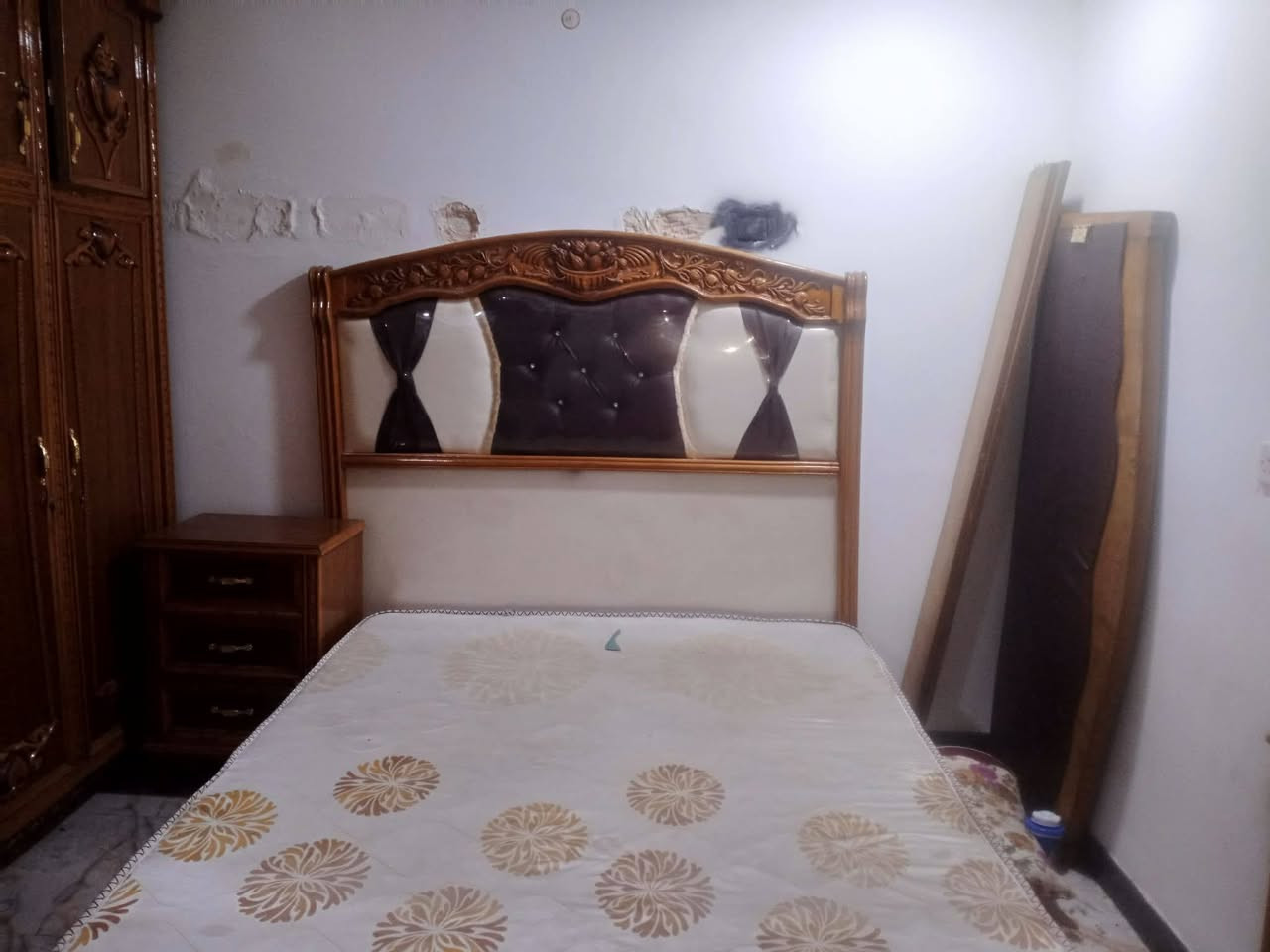سلام عليكم غرفه كامله للبيع بغداد *********** سعر مليون و 250
