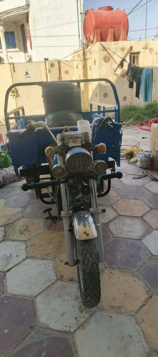 سلام عليكم نضيف ورخيص جمره اوراق اصولي مستعجل عله البيع شغاله من الطول لطول كرهبيات وكلشي مكانه سوق الشيوخ الفضليه سعر واحد وميه وينه اليدور رخيص ونضيف وبلعافيه عله الياخذه عمي ***********
