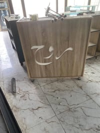 ميز كاشير • فاترينة زجاج • ٣ رفوف