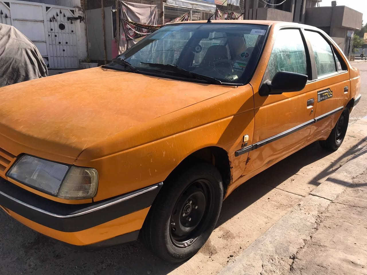 سلام عليكم بيجو للبيع موديل ١٧ حادثها صندوق كامل السعر ٣٢$ وهذا رقمي ***********
