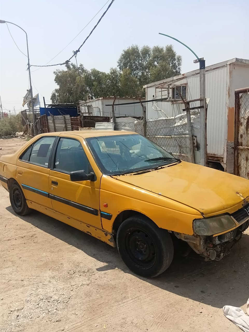 سلا معليكم بيجو 405موديل ١١دتميه شديته سياره جهزه مكينه توه جفتته تبريد تخم تاير سياره خير من الله نقصه عينه وصينيه فقط سياره حلوه غرفته حلوه مكاني بصره قرنه رايده ب18ورقه  وتساب ***********سيم كارت ‏‪***********‬‏
