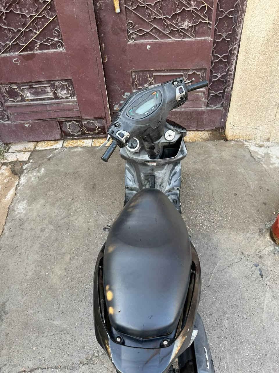 دراجه جديده صار شهرين من نازلة من الرمبة مكفولة
بيها فقط هذا الفطر بالصفحة الباقي مكفولة السعر مليون و ١٠٠ وبيها مجال 

مكاني الدورة ***********
