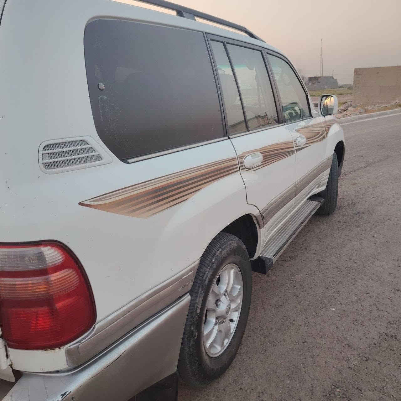 سلام عليكم ، مونيكا 2005أصل مراوس بفرق او بيع ،
السيارة مكفولة كفالة عامة
من الصبغ والتبديل بيها بارد مكانات قليلة
مكينة كير و ضع الشركة
تبريد ثلج 3قطع
كهربائيات وضع الشركة
 رقم نينوى نكليزي مميز بأسمي
السعر 160$
مكان السيارة بغداد / الشعب
متواجد فقط واتساب او اتصال رقم ***********
