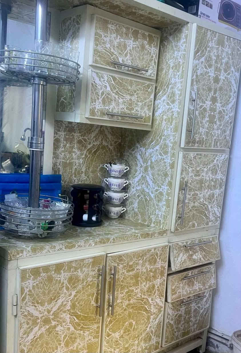 كاونتر ألمنيوم ٣ قطع سعره ٢٢٥ وبي مجال مكاني البياع الشرطه الخامسة ***********
