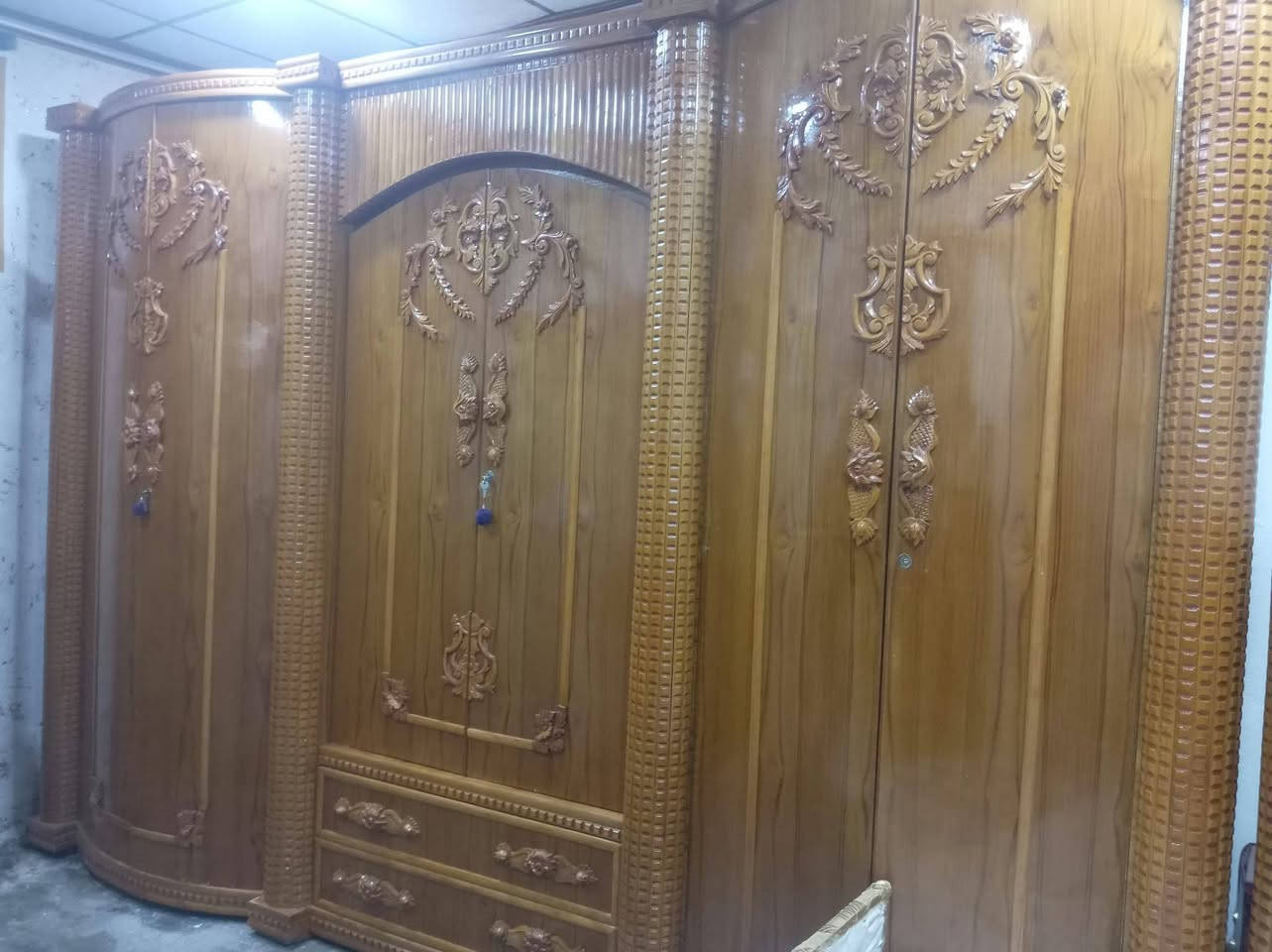 غرفة نوم • مستعملة شوي