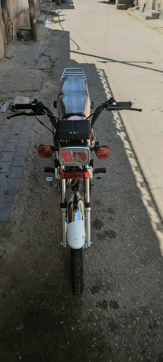 سلام عليكم دراجه موديل 17 سيد خلدون صار اسبوع من معمره عالسحق 1400 وبيها مجال ***********
