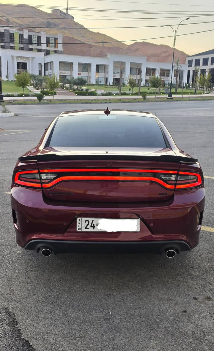 جارجر 2023  GT  ( الأصدار الأخير ) LAST CALL 
جي تي بلاك ايدشن 
ماشية 40 فقط
6 سلندر تو ويل 

بيها قطعتين صبغ 

رقم دهوك بأسمي 
رقم وهزة وسنوية كله جديد 

السعر : 218 وبيها مجال 
مكان السيارة دهوك 
***********
***********
اتصال أو واتساب

